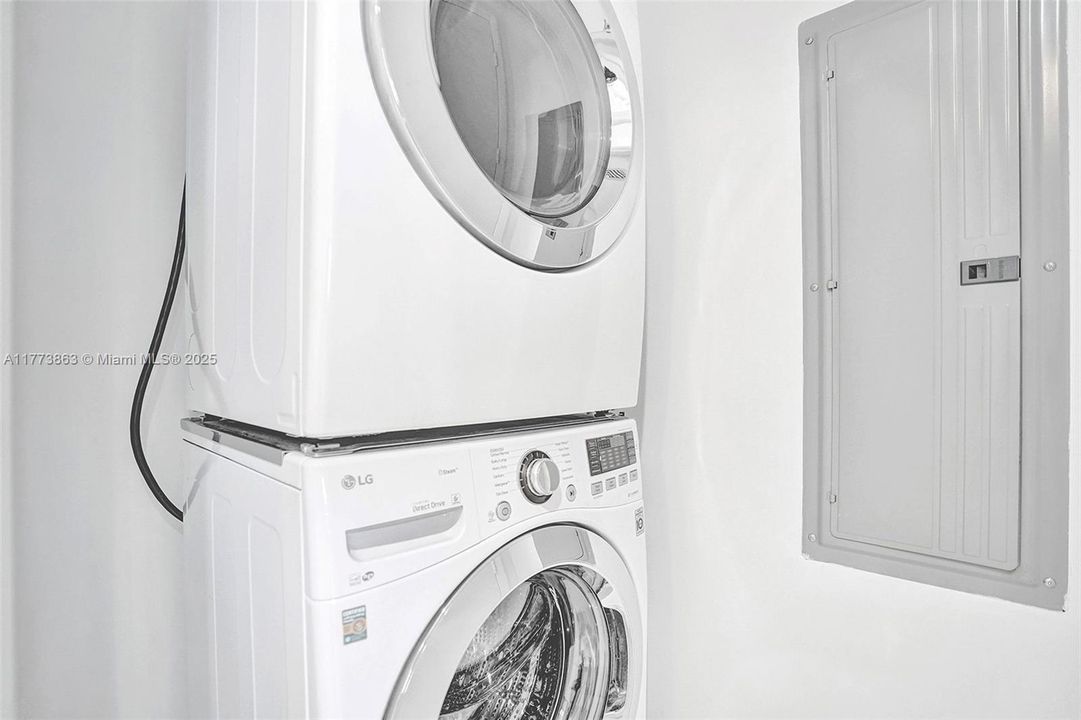 最近租的: $7,500 (3 贝兹, 3 浴室, 1962 平方英尺)