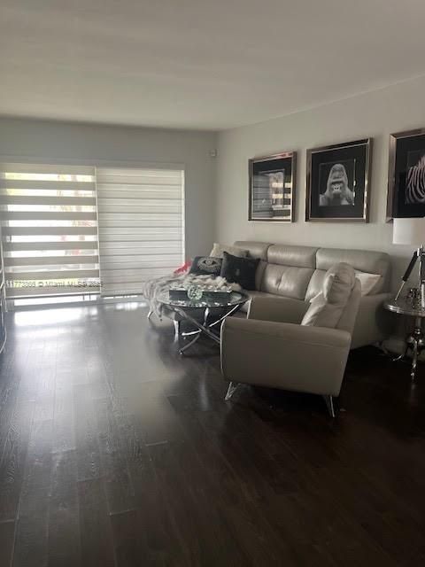 En Venta: $359,000 (2 camas, 2 baños, 1030 Pies cuadrados)