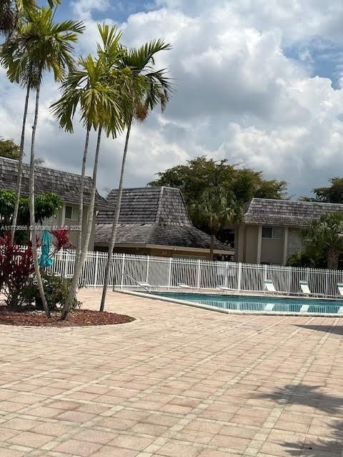 En Venta: $359,000 (2 camas, 2 baños, 1030 Pies cuadrados)