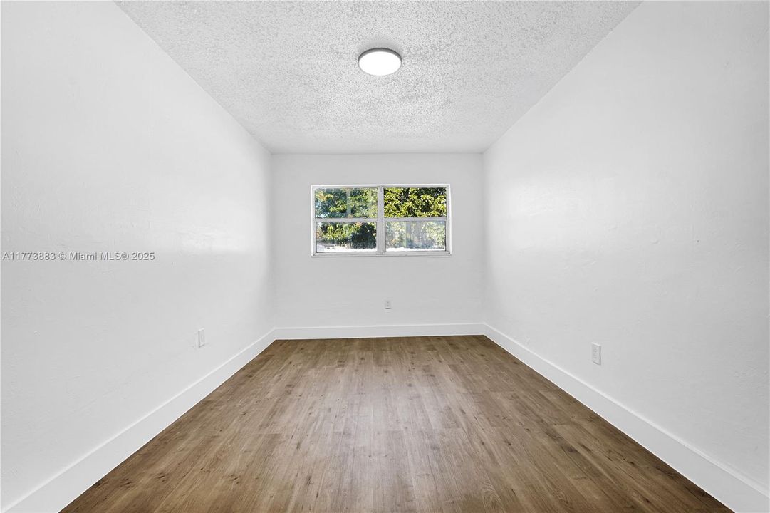 Recently Sold: $369,000 (3 beds, 1 baths, 1152 Square Feet)