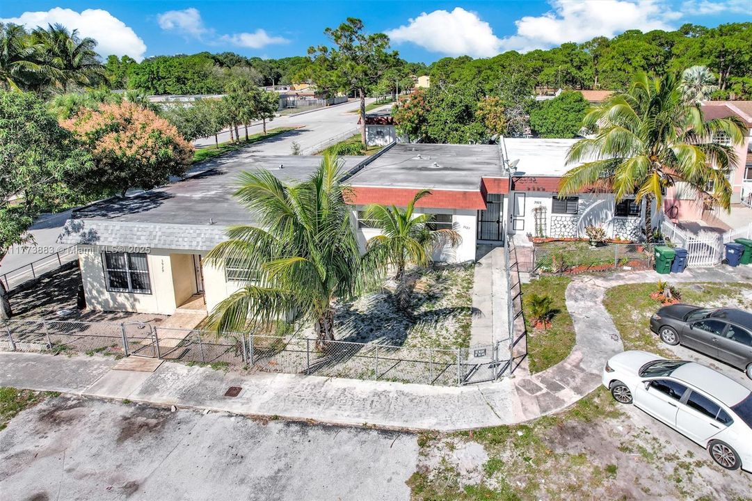 Recently Sold: $369,000 (3 beds, 1 baths, 1152 Square Feet)