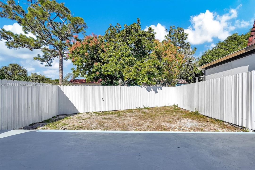 Recently Sold: $369,000 (3 beds, 1 baths, 1152 Square Feet)