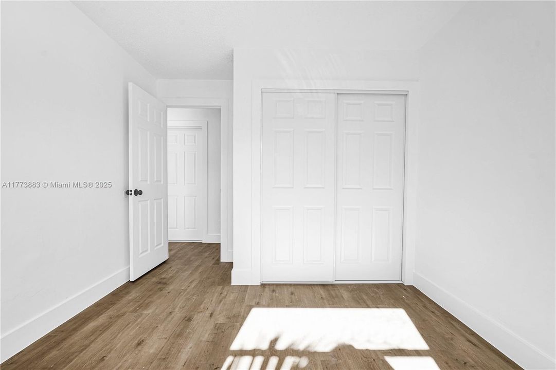 Recently Sold: $369,000 (3 beds, 1 baths, 1152 Square Feet)