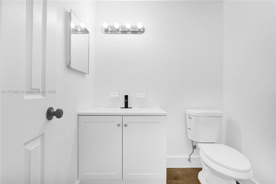 Recently Sold: $369,000 (3 beds, 1 baths, 1152 Square Feet)