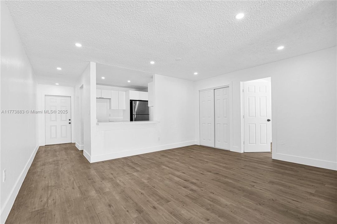 Recently Sold: $369,000 (3 beds, 1 baths, 1152 Square Feet)