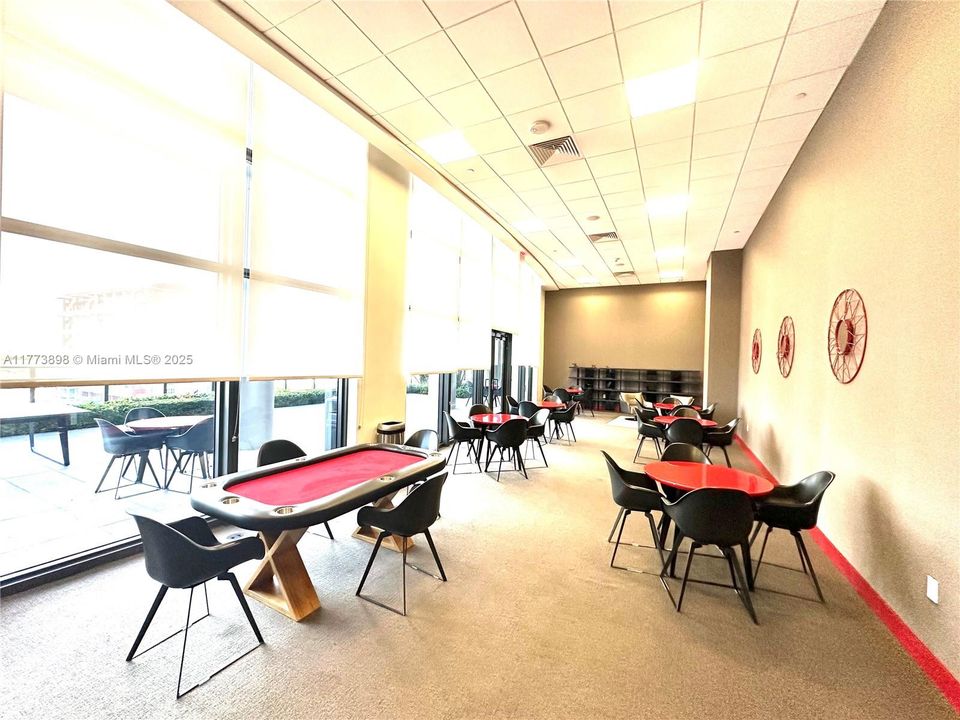 Recently Sold: $605,000 (2 beds, 2 baths, 1055 Square Feet)