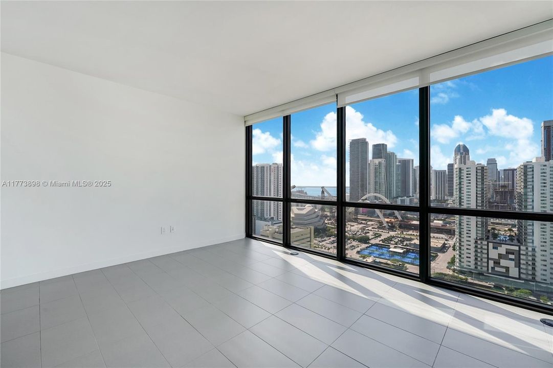 Recently Sold: $605,000 (2 beds, 2 baths, 1055 Square Feet)