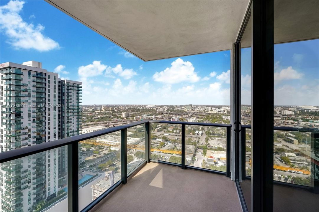 Recently Sold: $605,000 (2 beds, 2 baths, 1055 Square Feet)