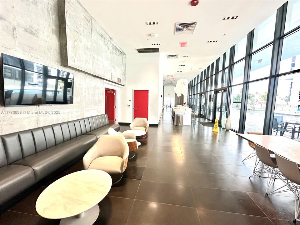 Recently Sold: $605,000 (2 beds, 2 baths, 1055 Square Feet)