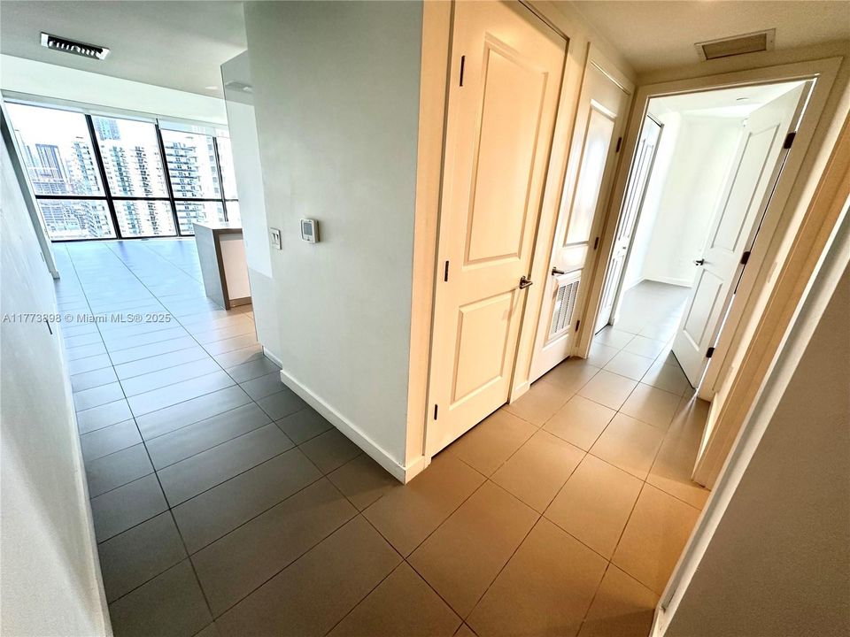 Recently Sold: $605,000 (2 beds, 2 baths, 1055 Square Feet)