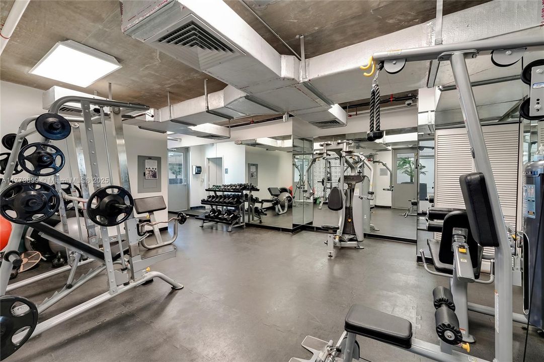 Recently Sold: $349,000 (1 beds, 1 baths, 822 Square Feet)