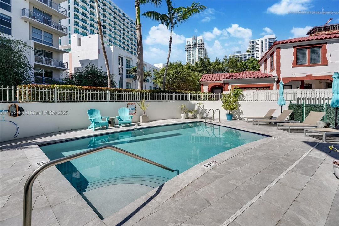 Recently Sold: $349,000 (1 beds, 1 baths, 822 Square Feet)