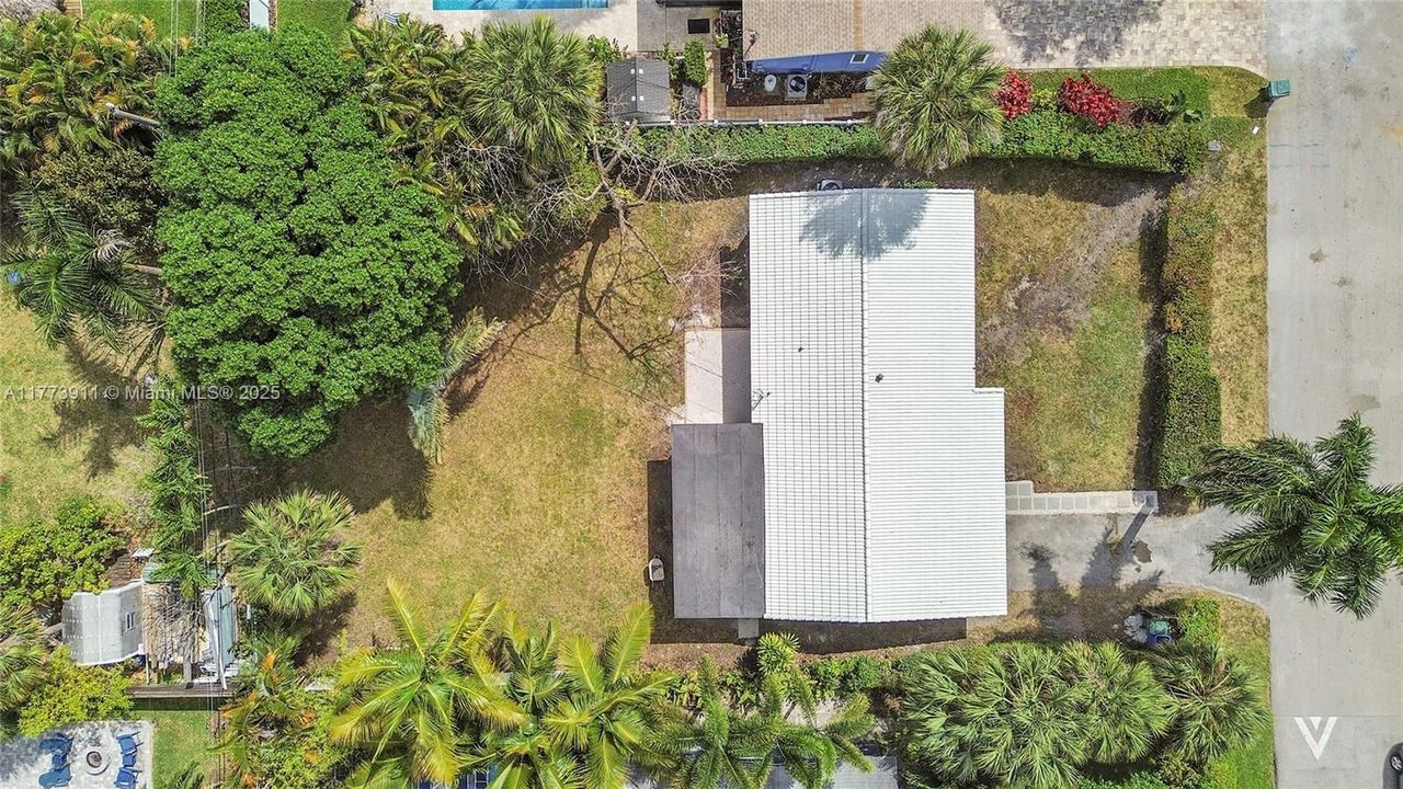 Vendido Recientemente: $665,000 (4 camas, 2 baños, 1756 Pies cuadrados)