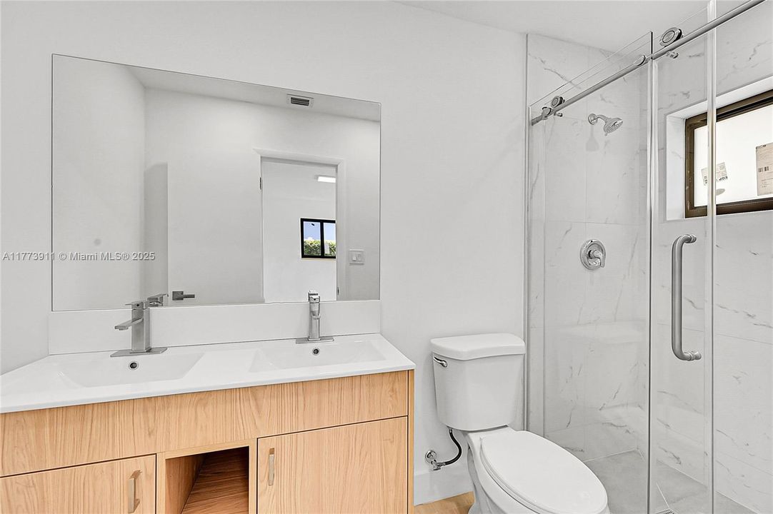 Vendido Recientemente: $665,000 (4 camas, 2 baños, 1756 Pies cuadrados)