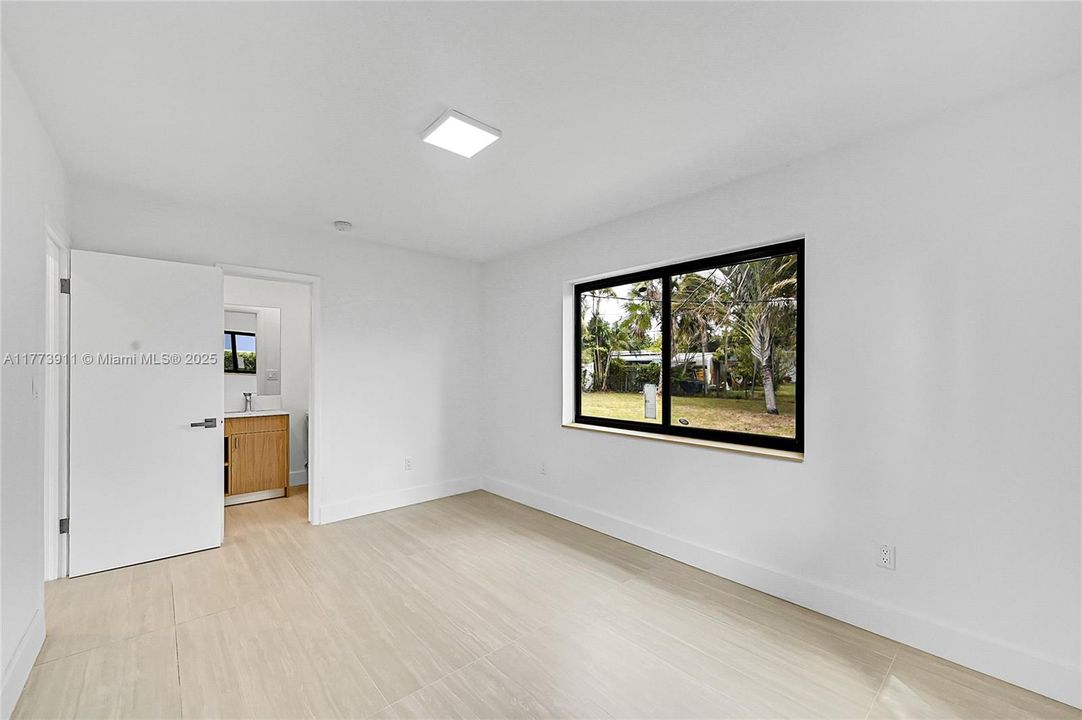 Vendido Recientemente: $665,000 (4 camas, 2 baños, 1756 Pies cuadrados)