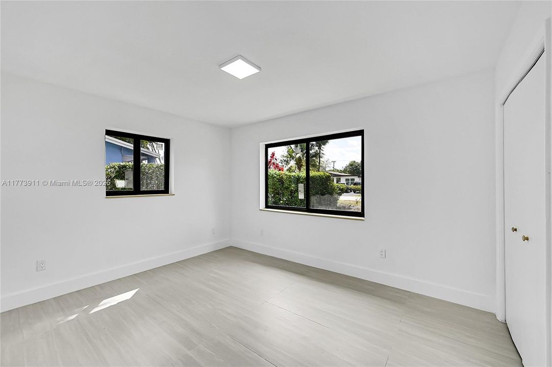 Vendido Recientemente: $665,000 (4 camas, 2 baños, 1756 Pies cuadrados)