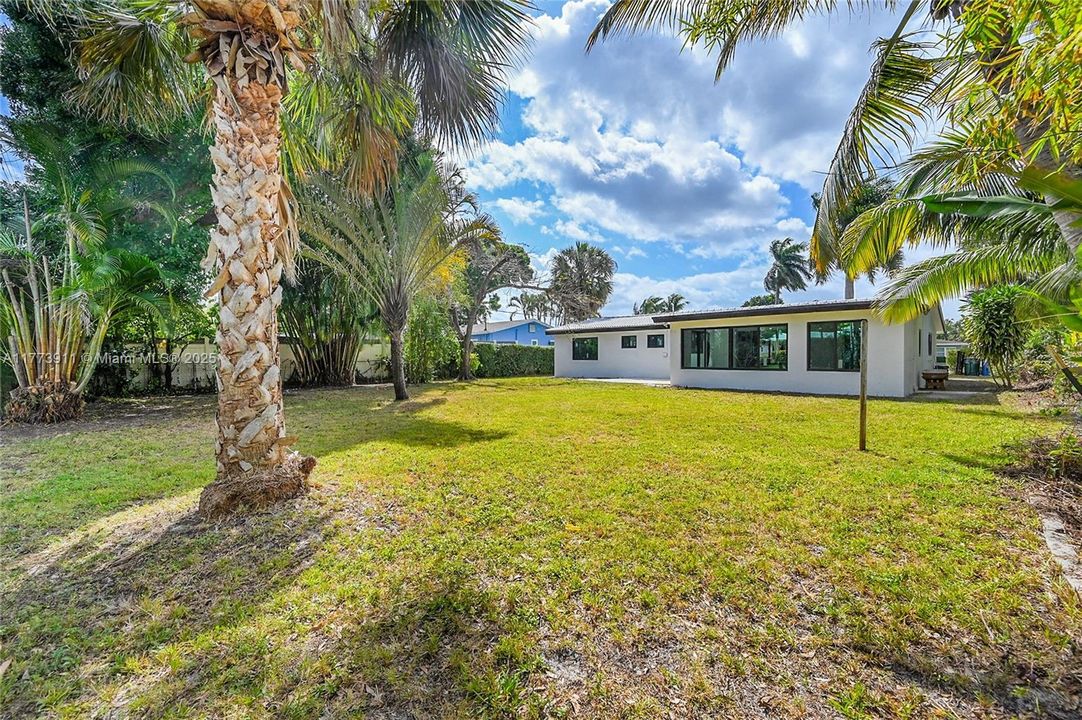 Vendido Recientemente: $665,000 (4 camas, 2 baños, 1756 Pies cuadrados)