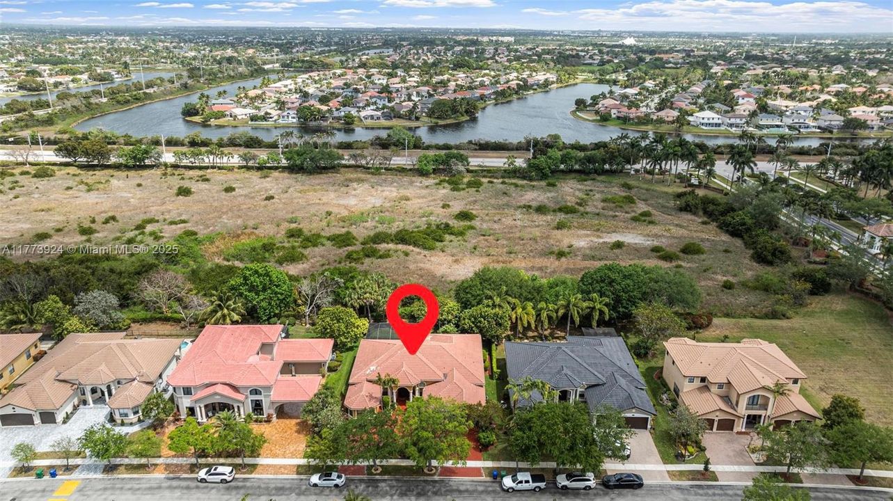 Vendido Recientemente: $1,150,000 (5 camas, 3 baños, 3061 Pies cuadrados)