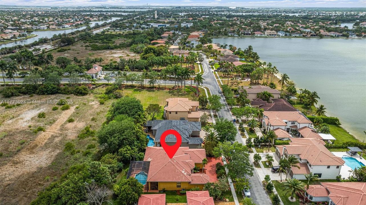 Vendido Recientemente: $1,150,000 (5 camas, 3 baños, 3061 Pies cuadrados)