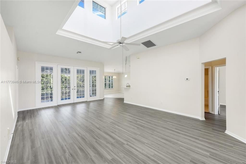 最近售出: $675,000 (3 贝兹, 3 浴室, 1687 平方英尺)