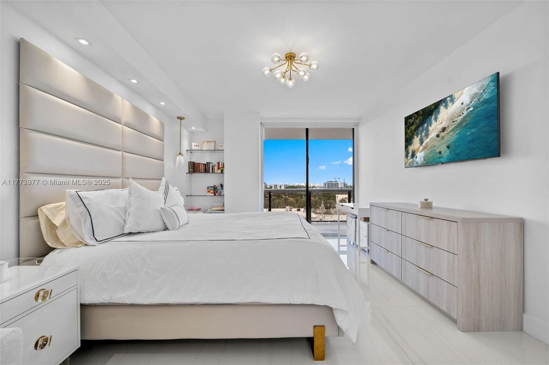 На продажу: $1,250,000 (2 спален, 2 ванн, 1170 Квадратных фут)