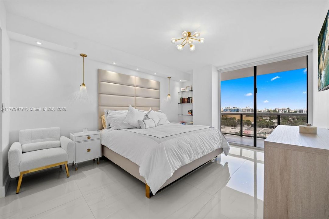 На продажу: $1,250,000 (2 спален, 2 ванн, 1170 Квадратных фут)