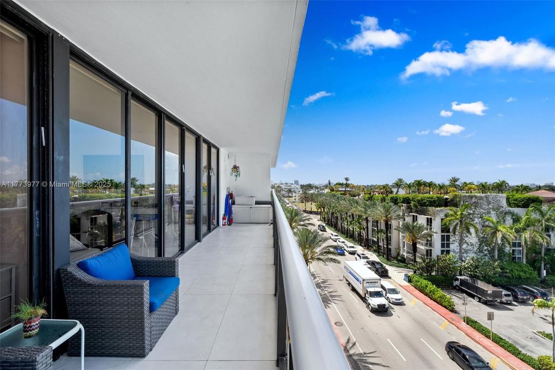 На продажу: $1,250,000 (2 спален, 2 ванн, 1170 Квадратных фут)