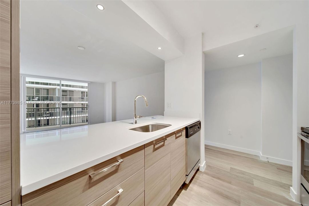 Recently Rented: $3,731 (2 beds, 2 baths, 1200 Square Feet)