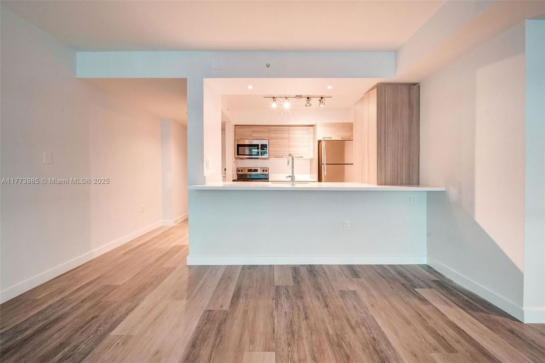 Recently Rented: $3,731 (2 beds, 2 baths, 1200 Square Feet)