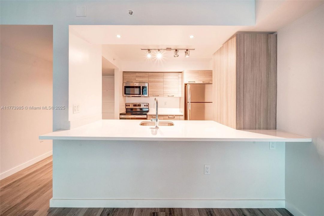 Recently Rented: $3,731 (2 beds, 2 baths, 1200 Square Feet)