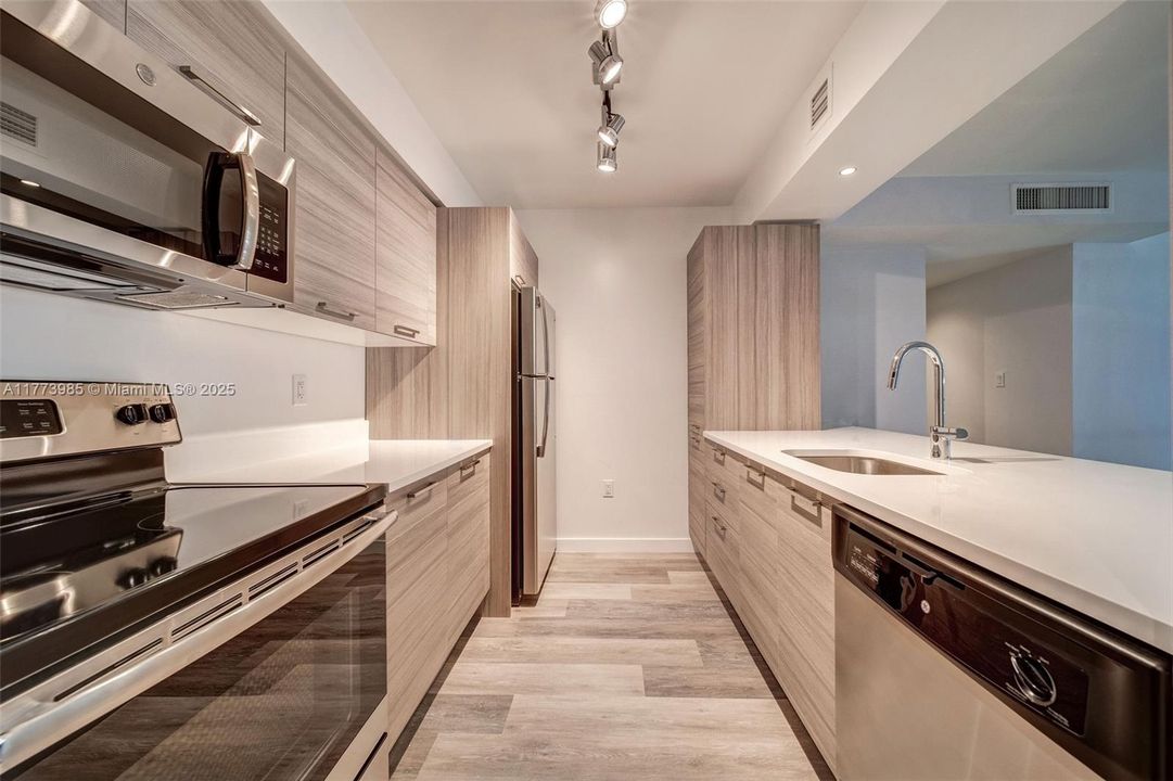 Recently Rented: $3,731 (2 beds, 2 baths, 1200 Square Feet)