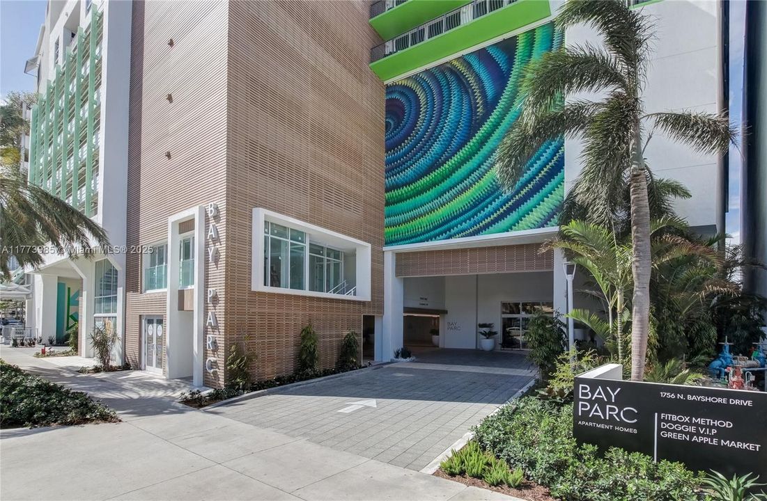 Recently Rented: $3,731 (2 beds, 2 baths, 1200 Square Feet)