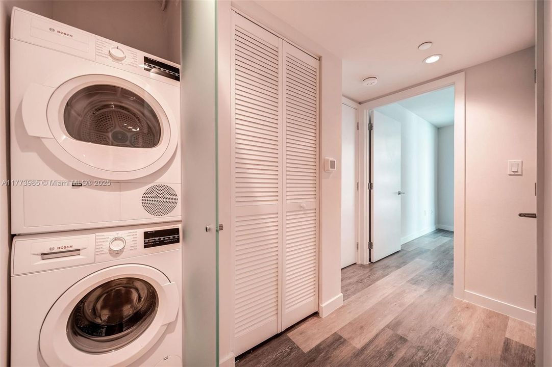 Recently Rented: $3,731 (2 beds, 2 baths, 1200 Square Feet)