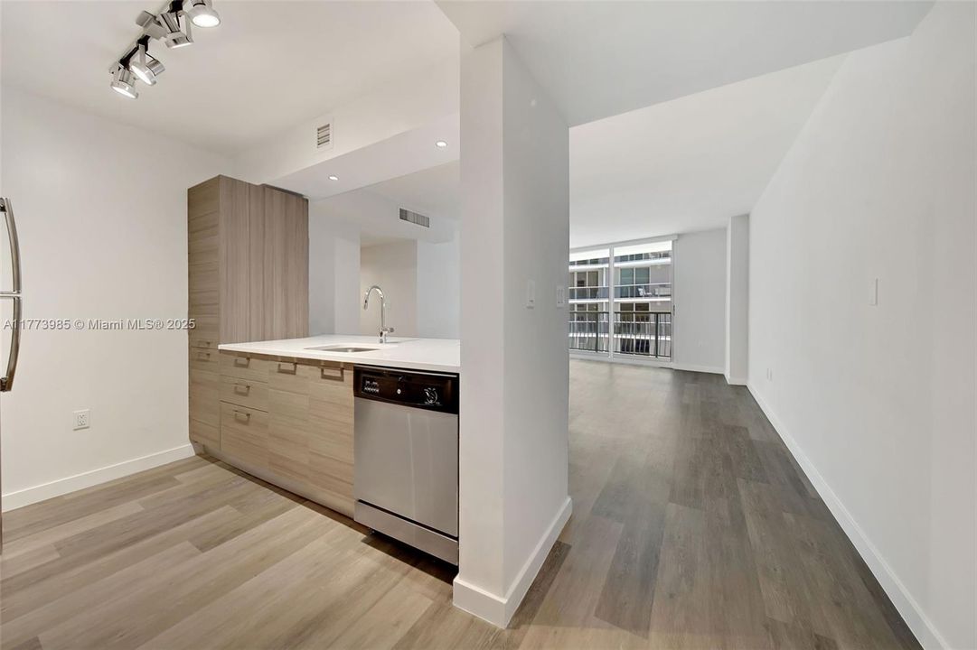 Recently Rented: $3,731 (2 beds, 2 baths, 1200 Square Feet)