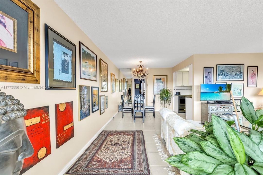 Recently Sold: $109,000 (1 beds, 1 baths, 738 Square Feet)