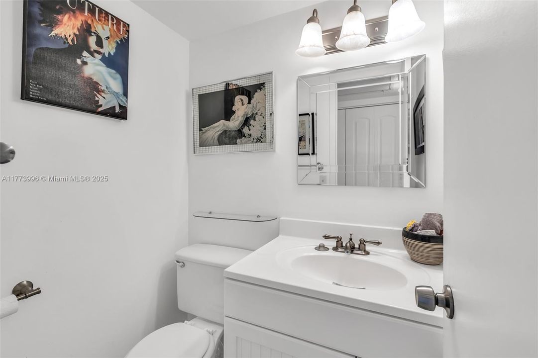 Recently Sold: $109,000 (1 beds, 1 baths, 738 Square Feet)