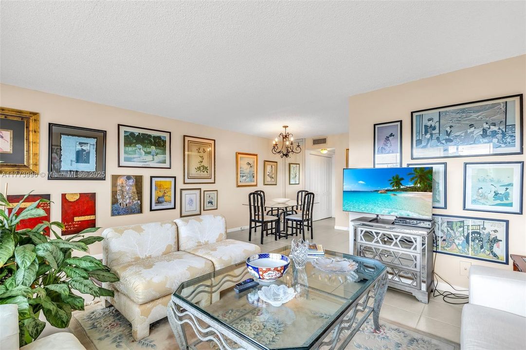 Recently Sold: $109,000 (1 beds, 1 baths, 738 Square Feet)