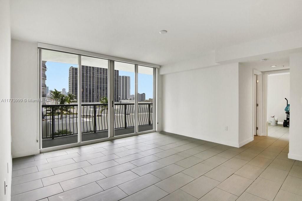 Recently Rented: $3,894 (2 beds, 2 baths, 1246 Square Feet)