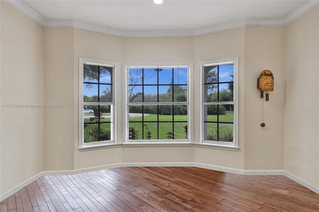 Recently Sold: $1,400,000 (5 beds, 3 baths, 3253 Square Feet)