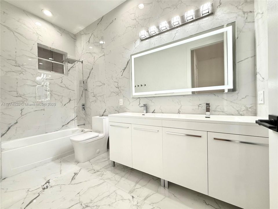 Recientemente alquilado: $6,200 (3 camas, 3 baños, 2090 Pies cuadrados)