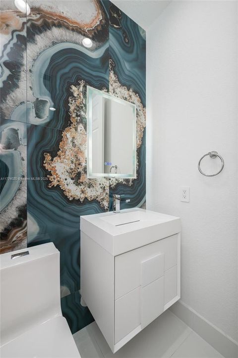 Recientemente alquilado: $6,200 (3 camas, 3 baños, 2090 Pies cuadrados)