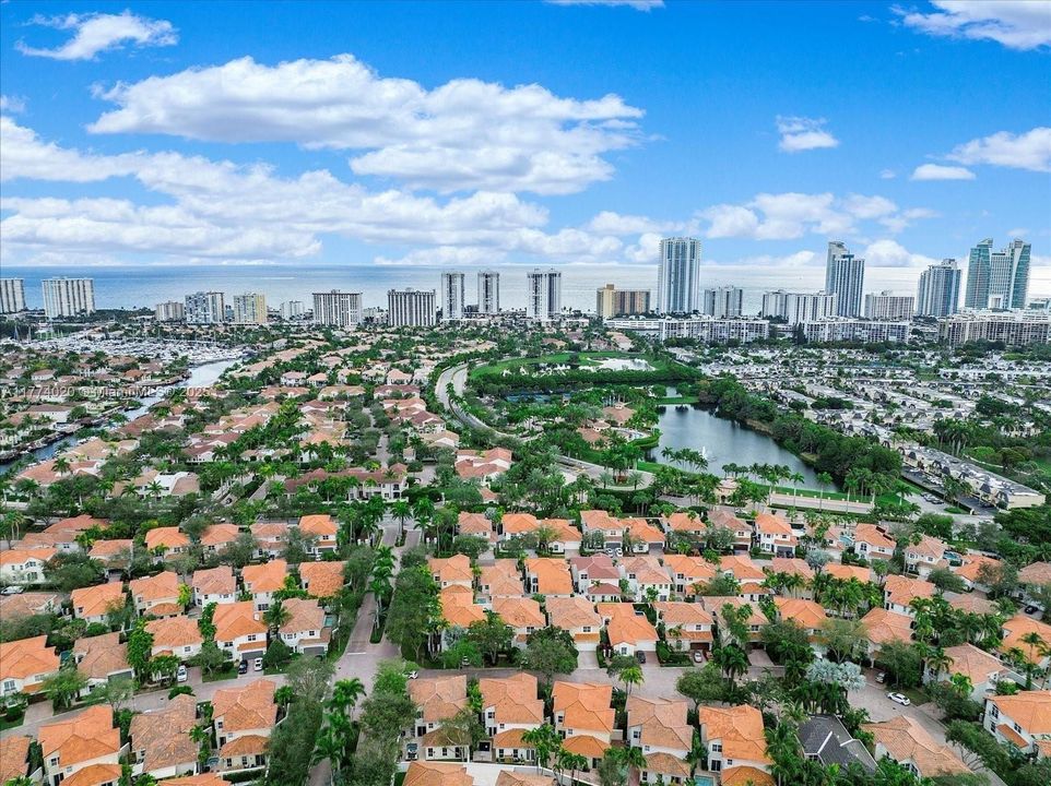 Recientemente alquilado: $6,200 (3 camas, 3 baños, 2090 Pies cuadrados)