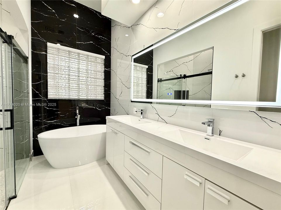 Recientemente alquilado: $6,200 (3 camas, 3 baños, 2090 Pies cuadrados)