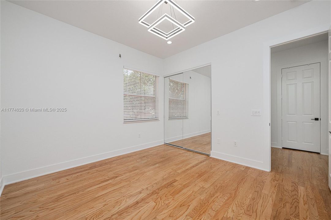 Recientemente alquilado: $6,200 (3 camas, 3 baños, 2090 Pies cuadrados)