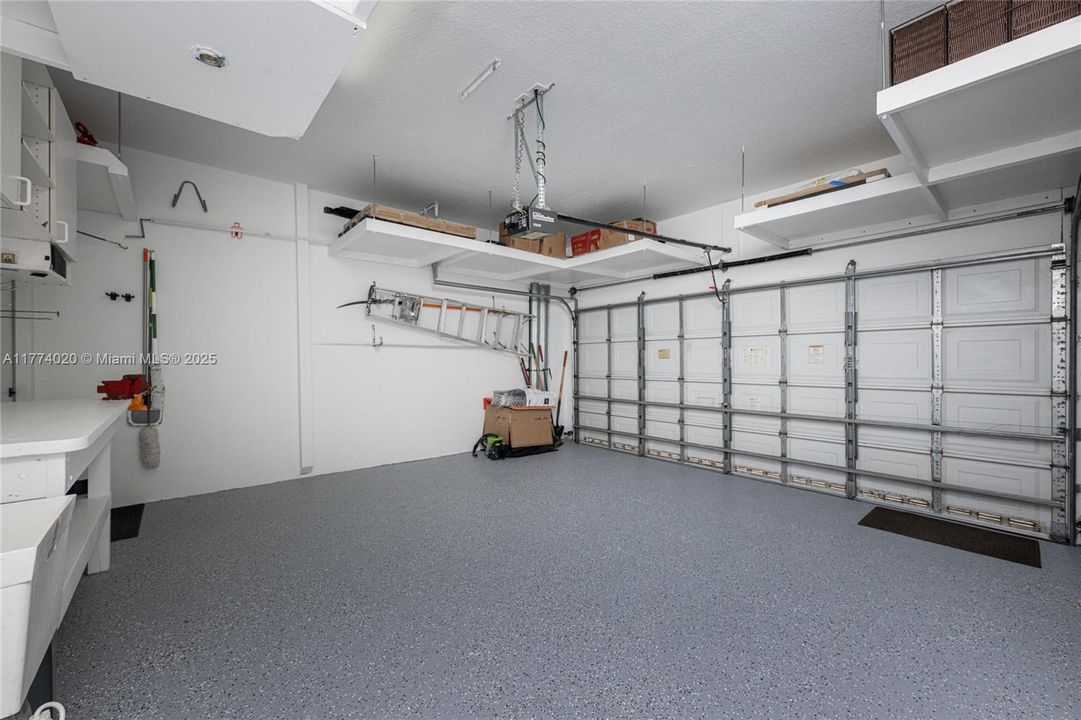 Recientemente alquilado: $6,200 (3 camas, 3 baños, 2090 Pies cuadrados)