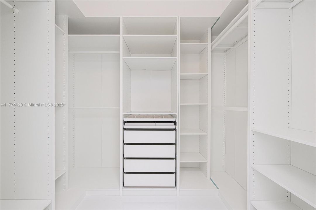 Recientemente alquilado: $6,200 (3 camas, 3 baños, 2090 Pies cuadrados)