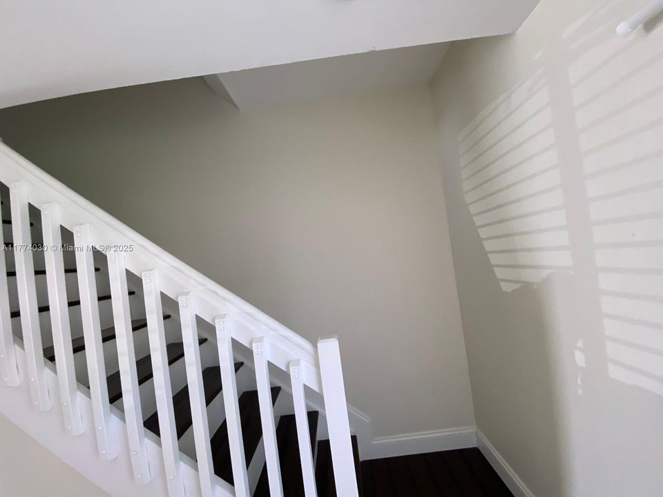 Vendido Recientemente: $359,900 (2 camas, 1 baños, 1114 Pies cuadrados)