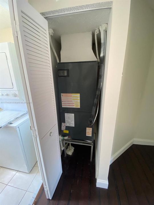 Vendido Recientemente: $359,900 (2 camas, 1 baños, 1114 Pies cuadrados)