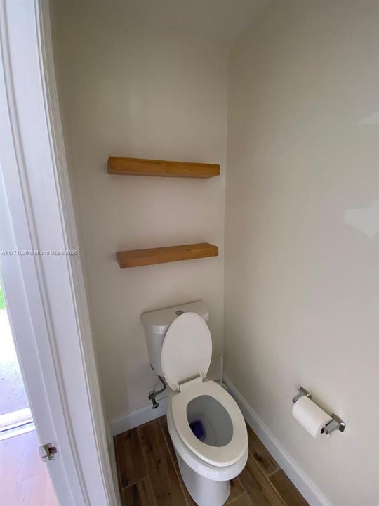 Vendido Recientemente: $359,900 (2 camas, 1 baños, 1114 Pies cuadrados)