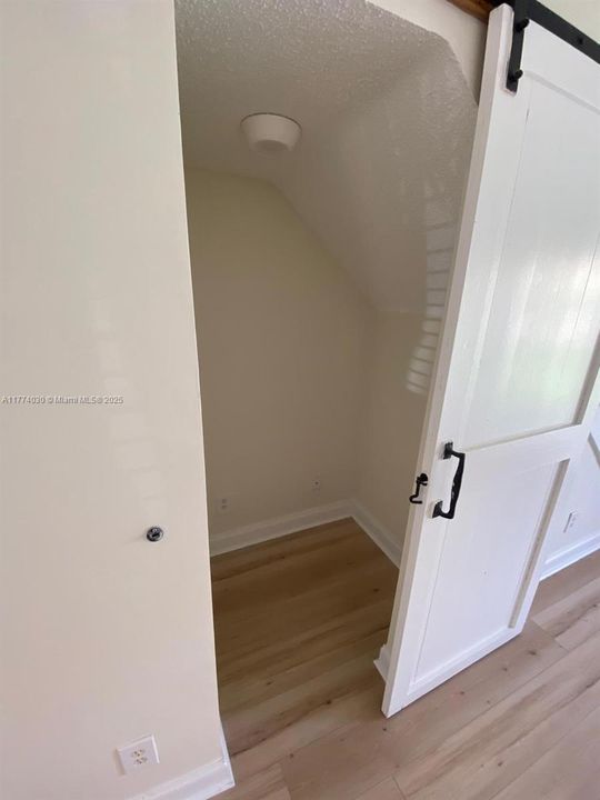 Vendido Recientemente: $359,900 (2 camas, 1 baños, 1114 Pies cuadrados)